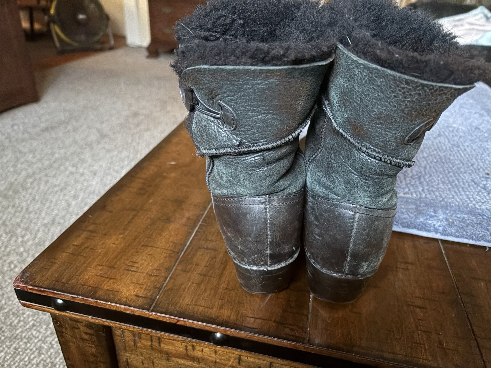 Dansko Women’s Black Leather Ankle Bootie Pull On Faux Fur Lined Button