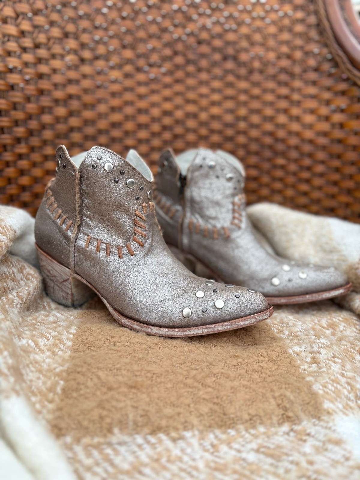 OG Old Gringo Samantha Western Metallic Leather Studded Ankle Boots L1522-1 Sz 9