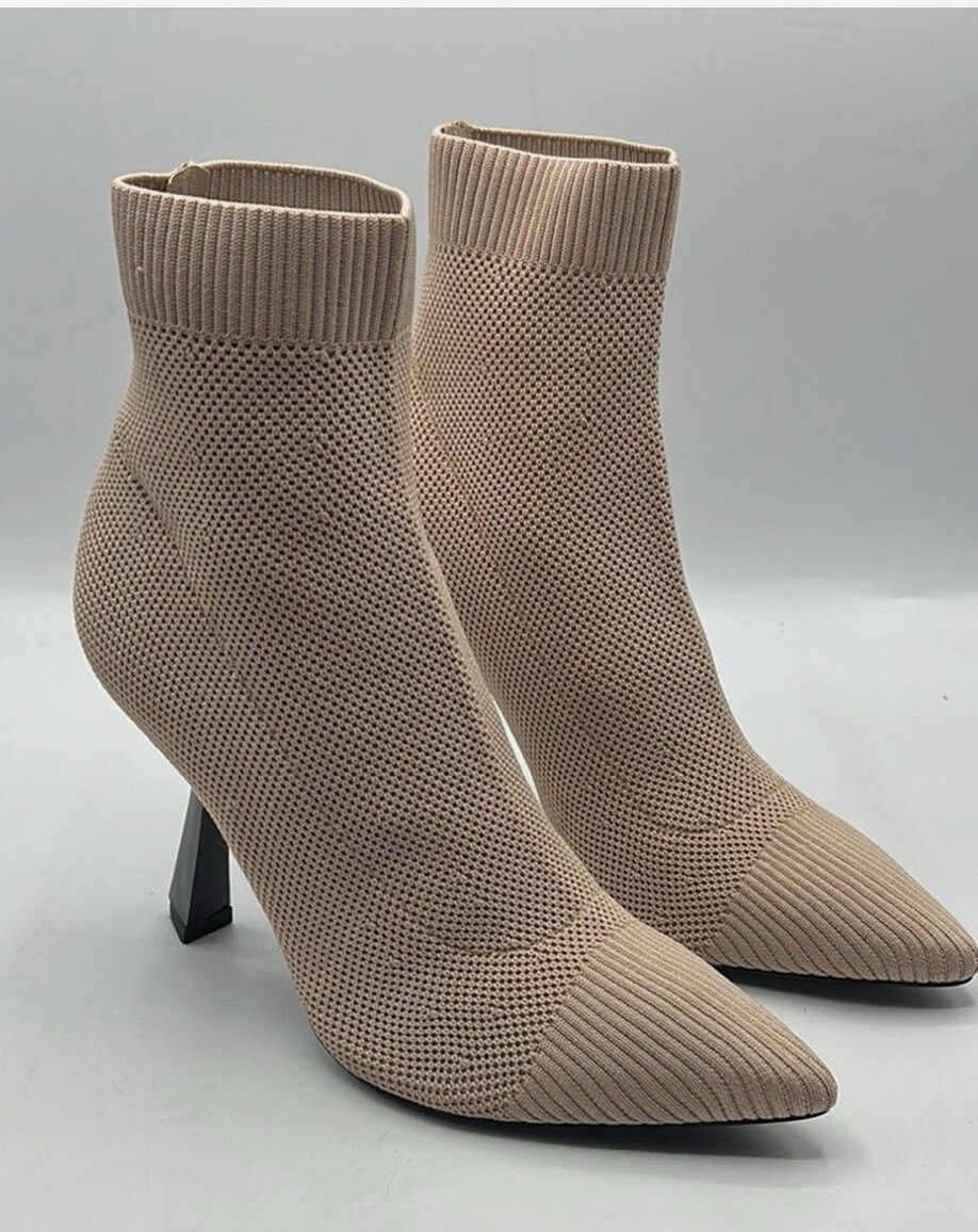 Women Cream Knit Stiletto Booties Marc Fisher Stretch Sock Heel chic Size 6