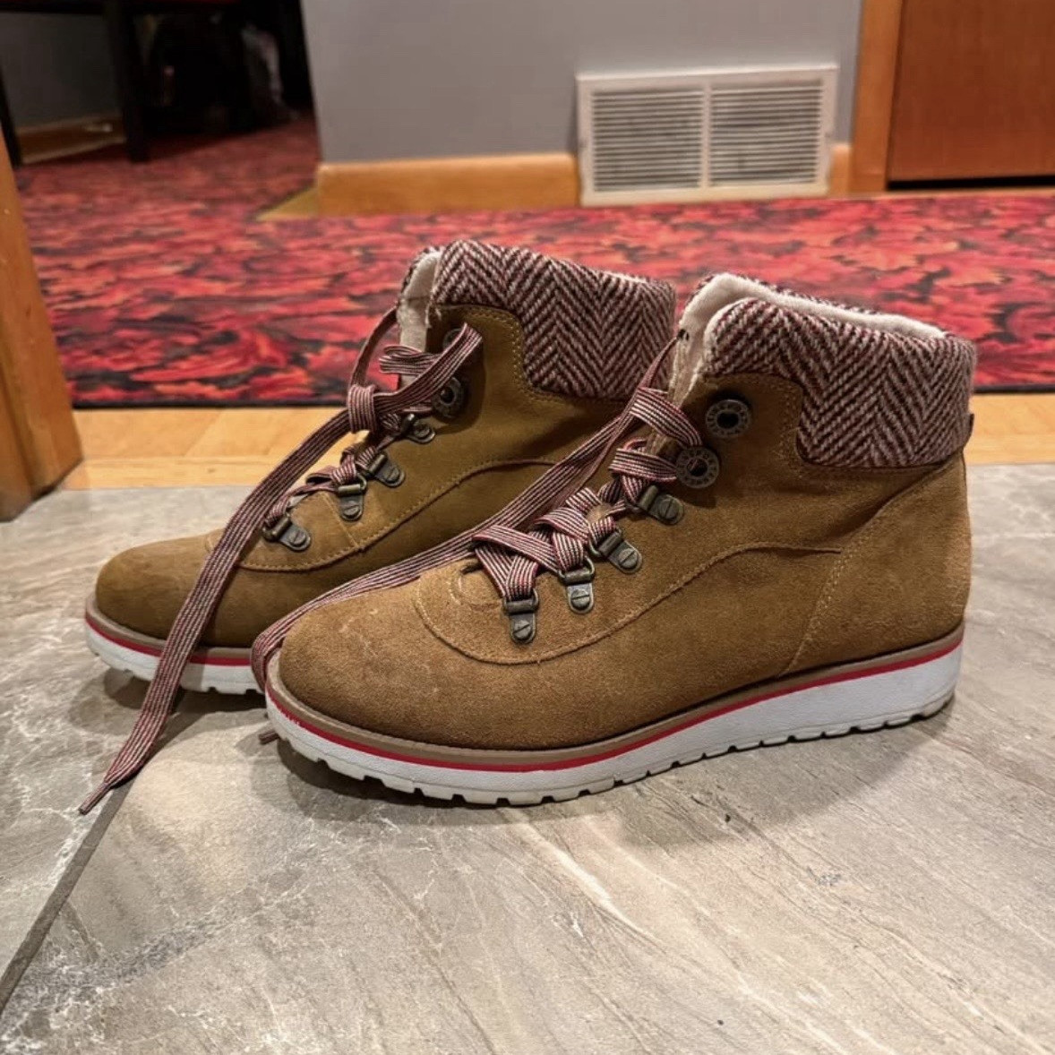 Women’s Brown Suede Ankle Hiker Boots Lace-Up Herringbone Cuff Rubber Sole 9