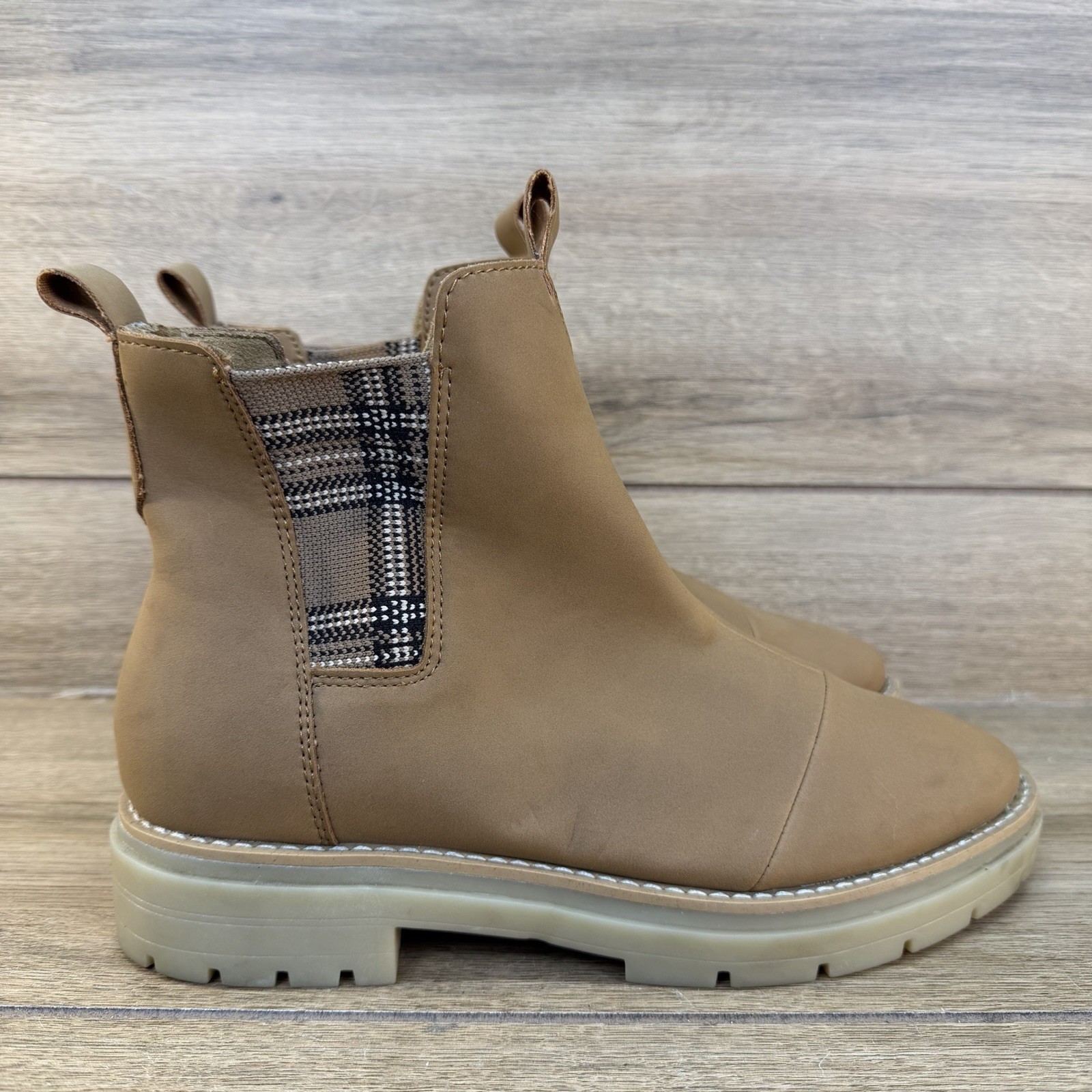 TOMS Skylar Boots Pull On Round Toe Brown Nubuck Womens Size 8.5