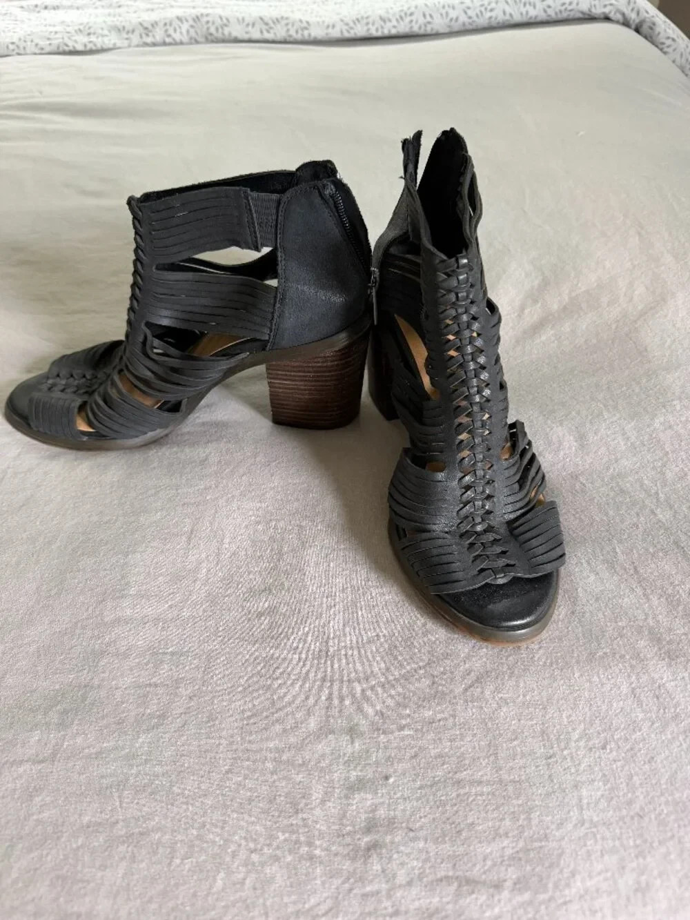 Lucky brand open toe strappy booties 8 black