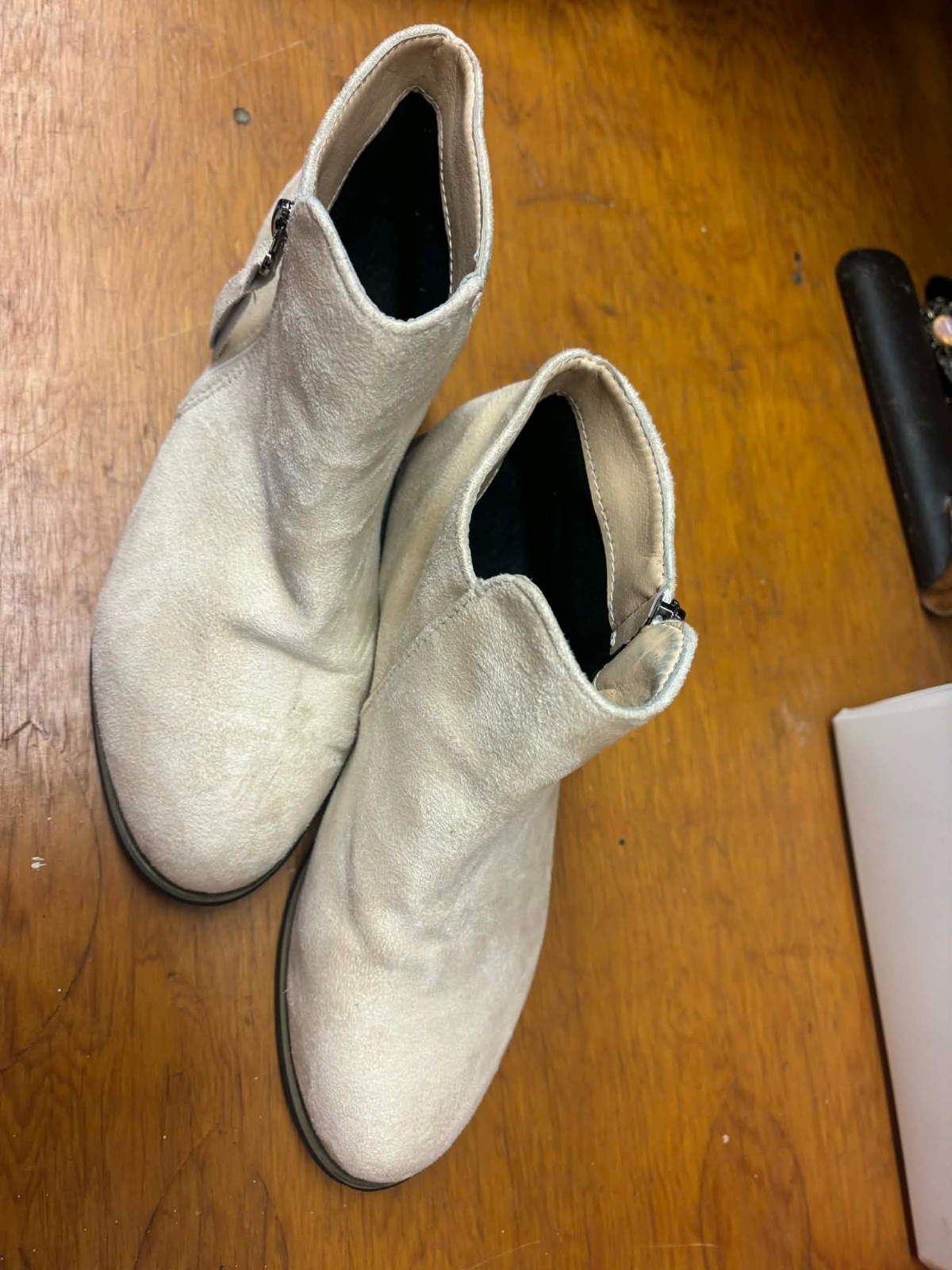 Tan Womans Booties, great condition, size 8.5. No tag and brand unknown
