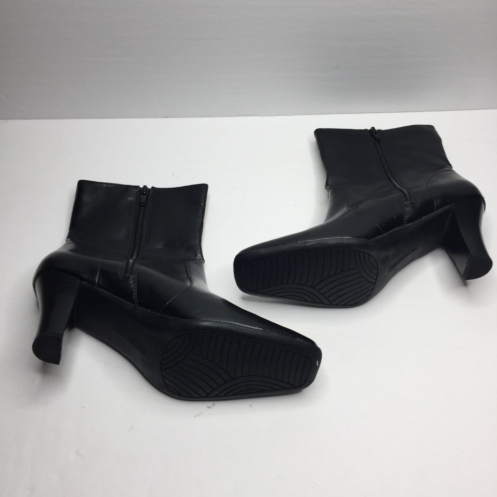 Vintage Covington Womens Black 2.5″ High Heel Ankle Boots Dressy Formal Size 9.5