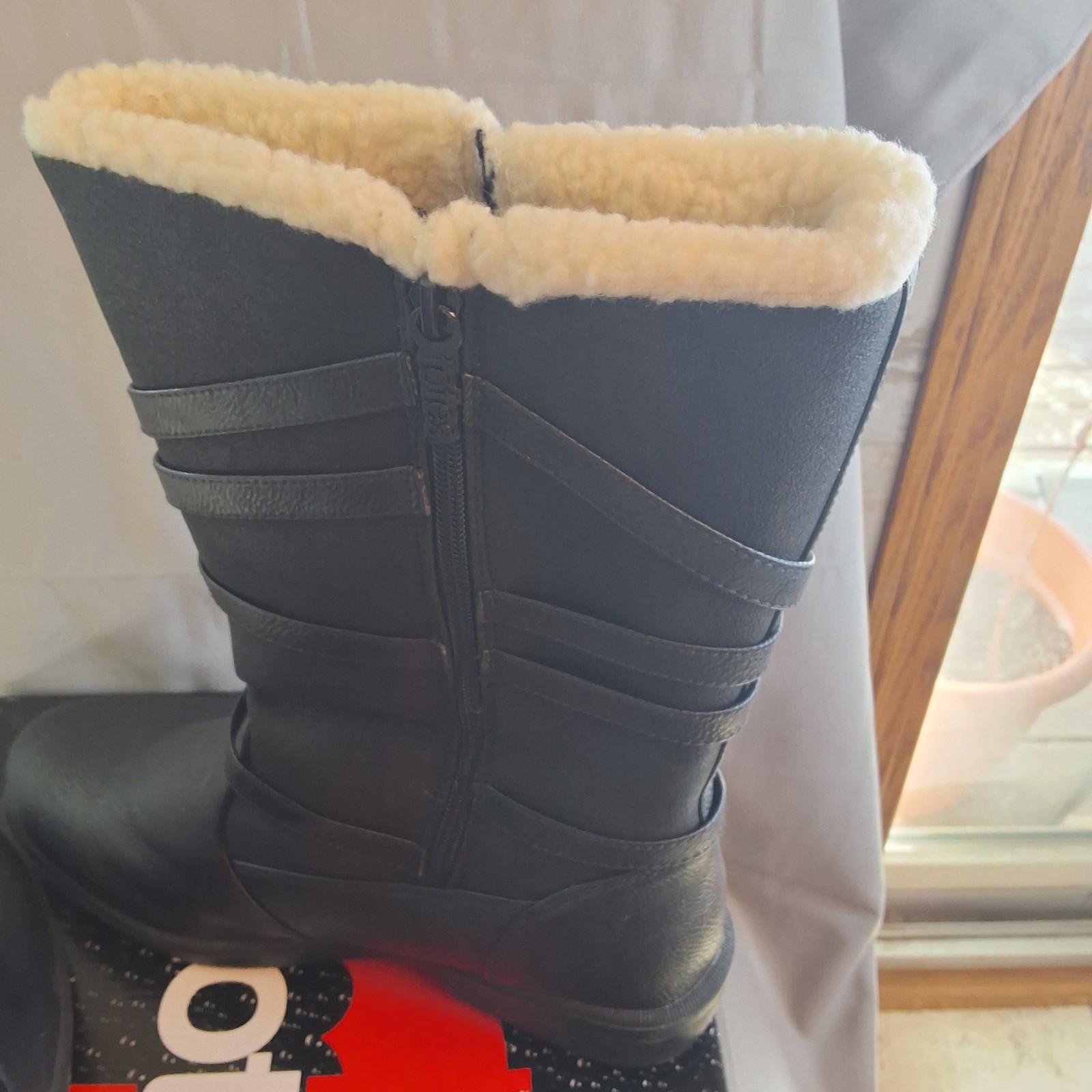 Brand New Womans Totes Waterproof Debra Black Side Zip Boots Sz 11M