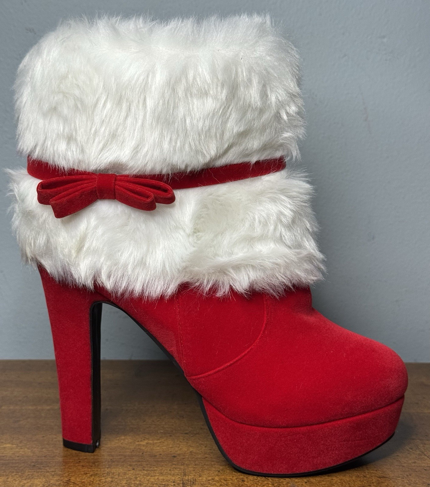 Women’s Red & White Holiday Heeled Boots Size 38