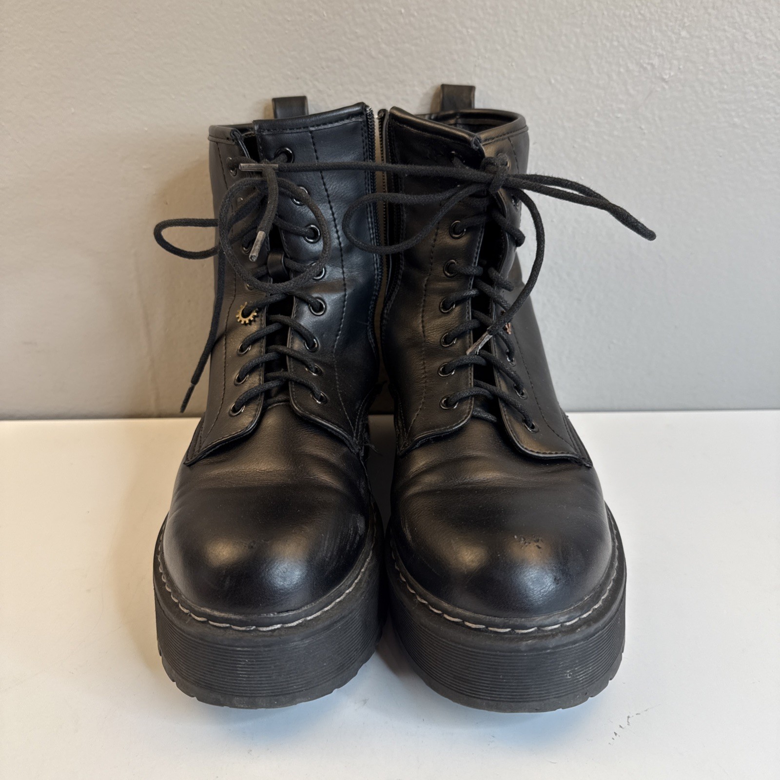 STEVE MADDEN Bettyy Combat Boot Women 10 Black Leather Lace|Zip Up Ankle Outdoor