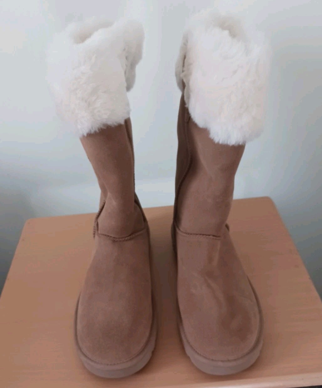 UGG Womens Winter Warm Suede Shearling Snow Boots Size 10 Chestnut Real Fur New