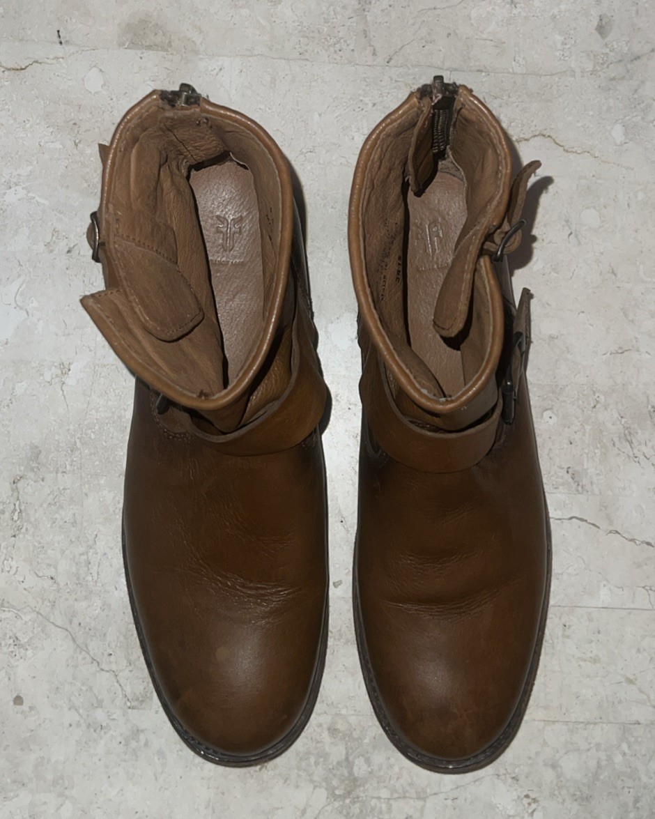 FRYE Tyler Engineer Woman’s Size 9B US Boots Leather Buckle Zip Ankle Brown