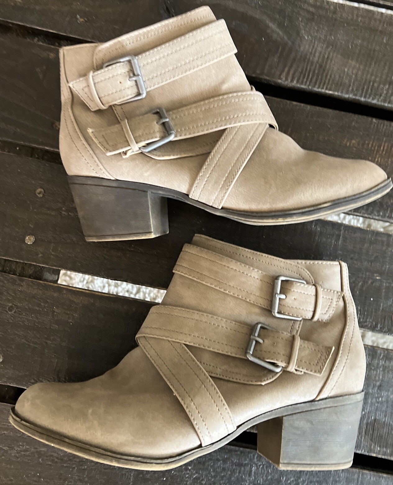 Rampage Women’s Size 7.5 Tan Suede Low Cut Zip Up 1.5in Heel Dress Boots