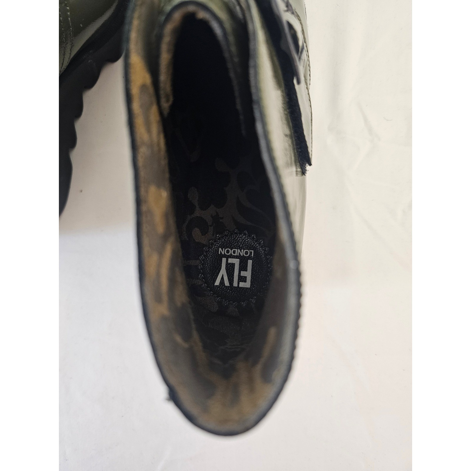 [Grunge] Fly London Yip Wedge Booties Womens US 9 1/2 Olive Green Patent Leather