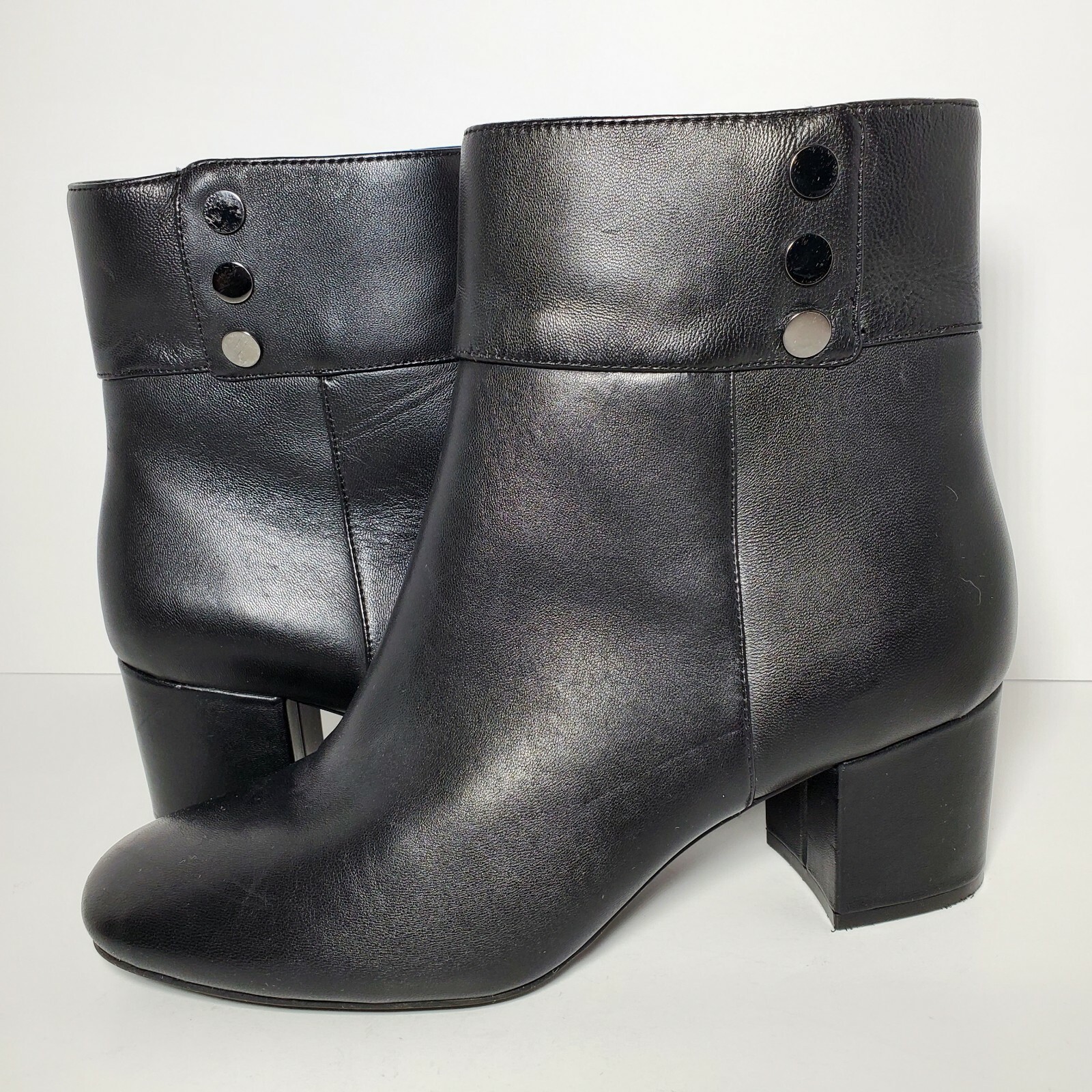 Jones New York ‘Brittany’ Womens Sz 8.5 Black Leather Bootie Soft Button Detail