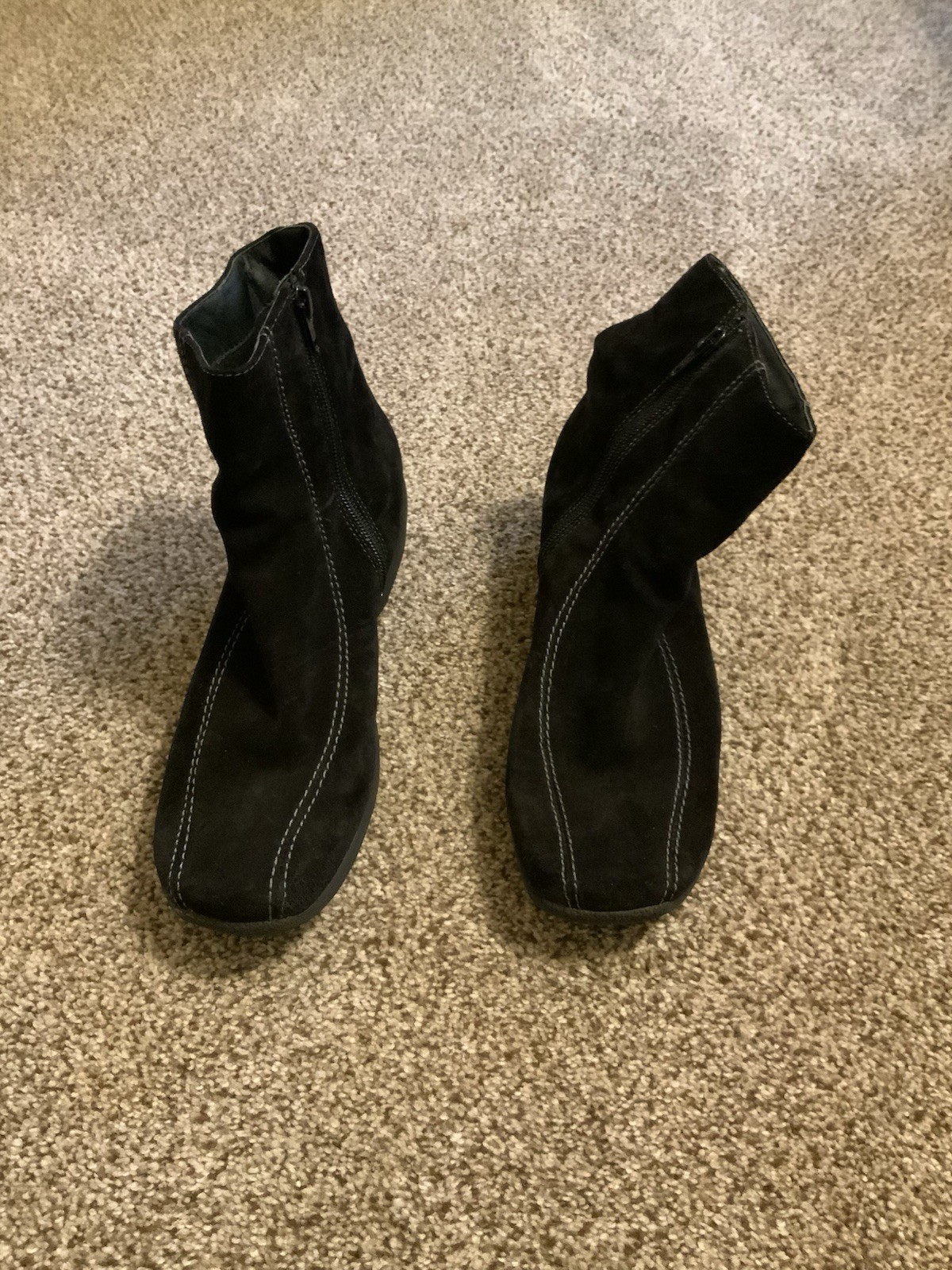 Clarks Square Toe Ankle Boots Womens 9 M Black Suede Side Zipper Ashlyn Comfort