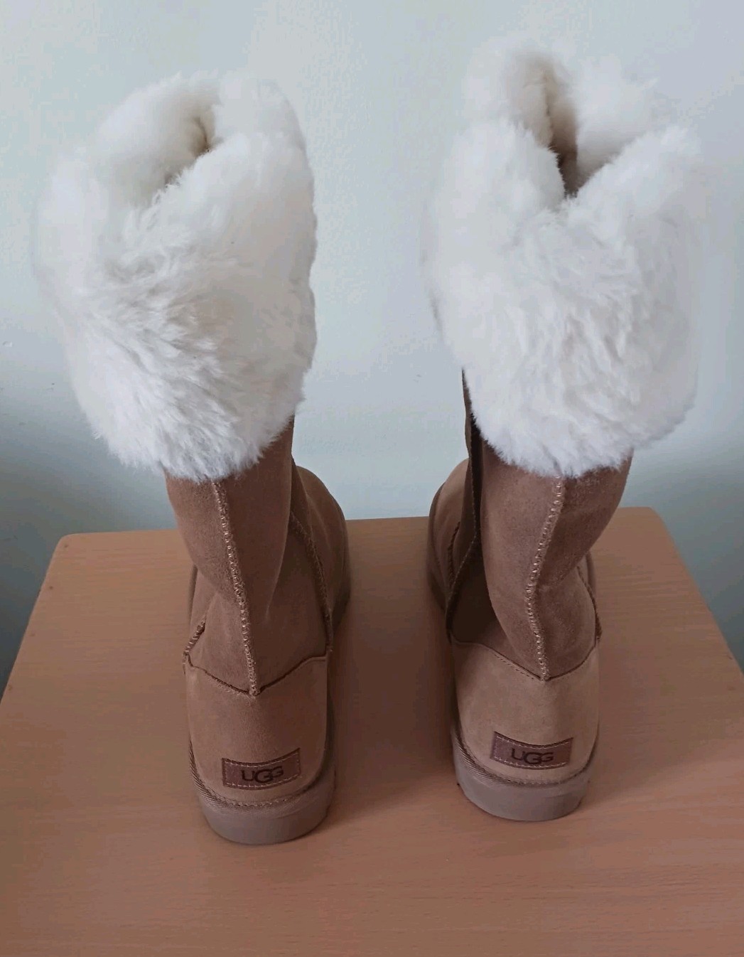 UGG Womens Winter Warm Suede Shearling Snow Boots Size 10 Chestnut Real Fur New