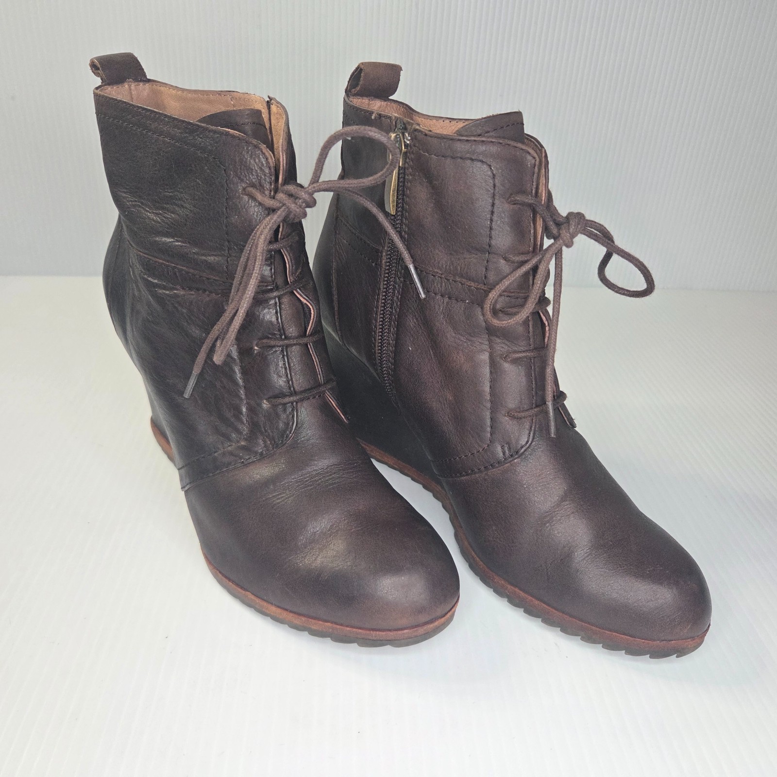 Biala Womens Brown Leather Ankle Bootie Lace Up Wedge Side Zipper 39M Euro/ 9US