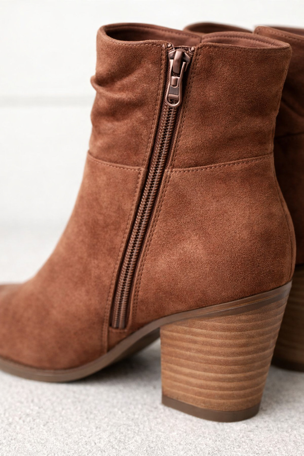 Womens Universal Threads Brown Cianna Ankle Boots Slouched Bootie Memory Foam 9