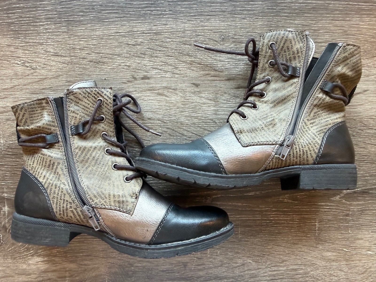 Extreme Women’s Ankle Boots Gray Newspaper Print Lace Up Side Zip Size 39 US 9