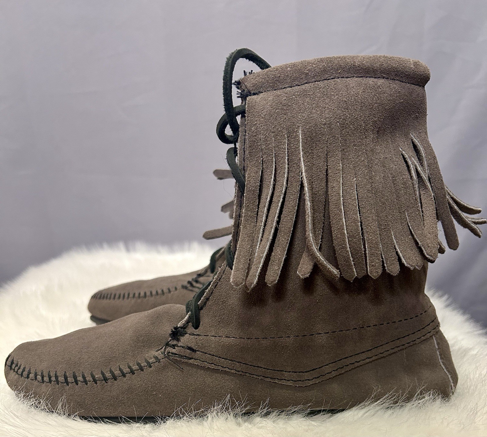 Minnetonka Boots Womens Size 9 Dark Grey Suede Fringe Moccasin Ankle Flat