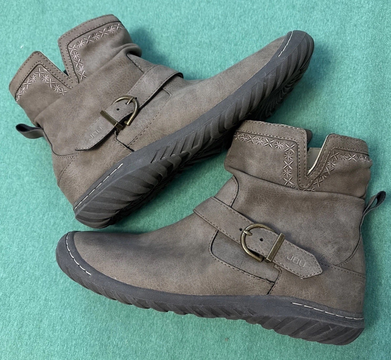 JBU Brown Boots Women’s Size 9. Zipper Closure Water Resistant Pre-Owned