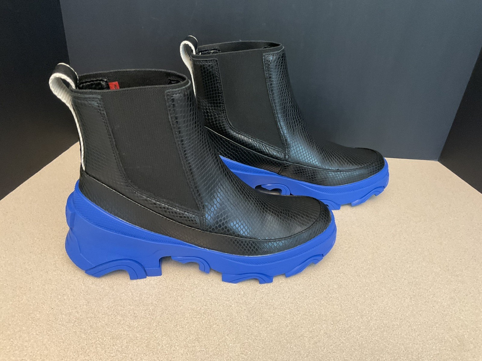 New! Womens Sorel Brex Chelsea Black Leather Blue Mid Waterproof Boots. Size 10.