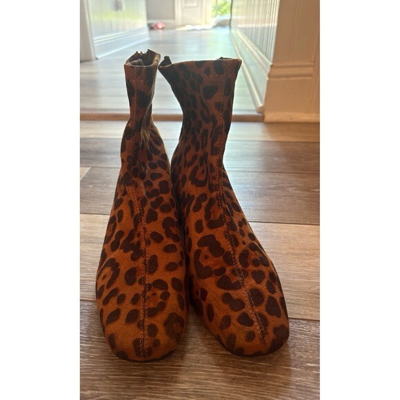Leopard healed boots