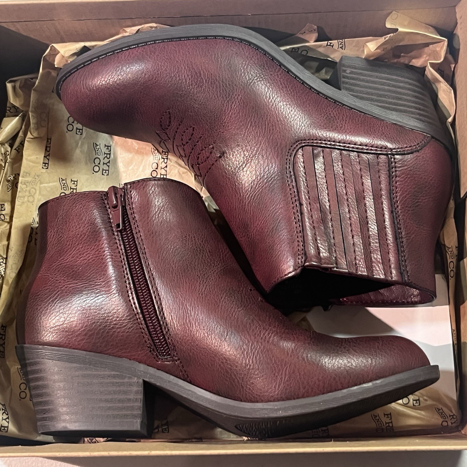 NIB Frye and Co. Women’s Size 6.5 Jude Stacked Heel Booties Redwood Cute Stylish