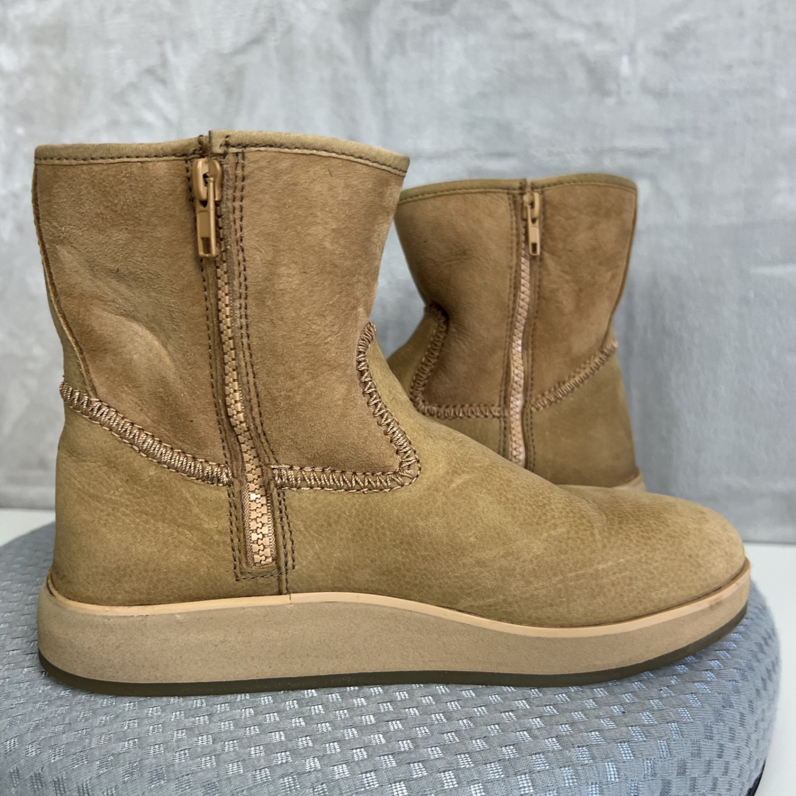 Olukai Pa’ina Hulu Shearling Ankle Boots Womens 7.5 Tan Suede Cozy Warm Winter