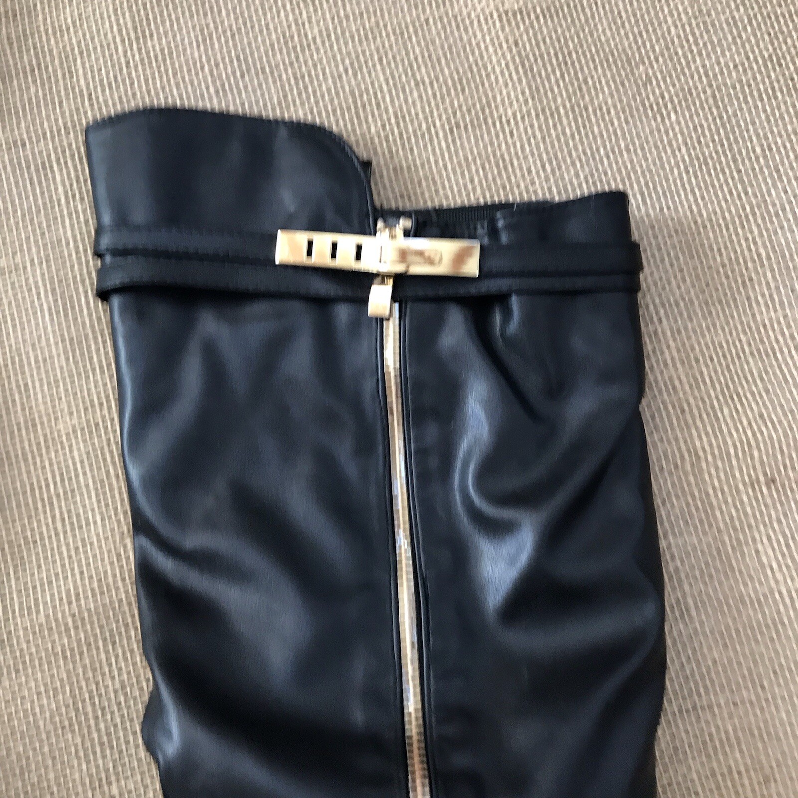 TOP MODA WOMEN’S BLACK KNEE BOOTS SIZE 8 Faux Leather Gold Metal Buckle Formal