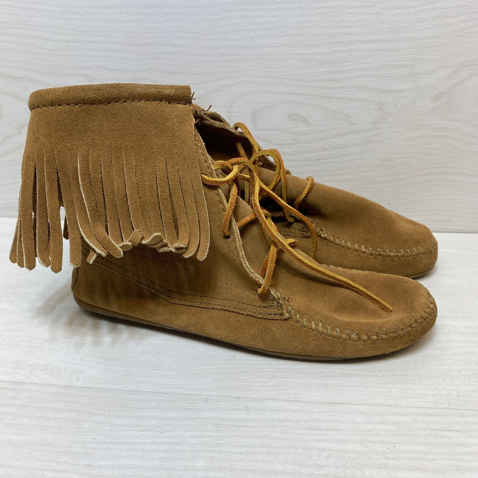 Minnetonka 427T Tramper Ankle Hi Boots Tan Suede Fringe Moccasin Womens 8