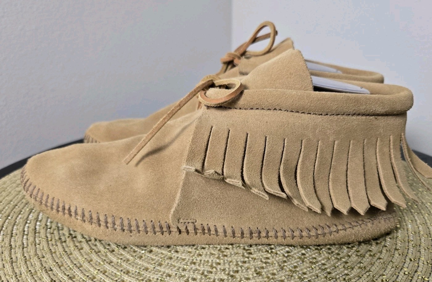 Minnetonka Tan Suede Fringe Ankle Boots Womens Size 8 Front Tie Boho Moccasin
