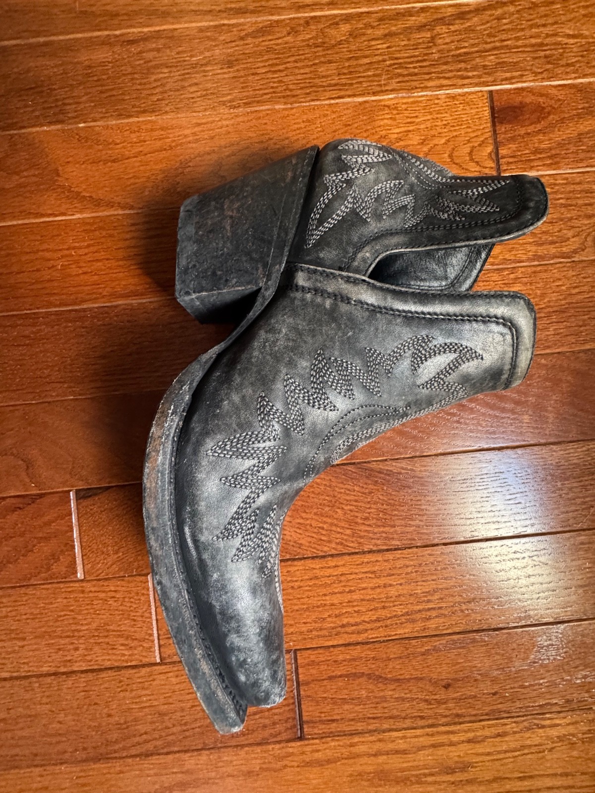 Authentic Ariat Genuine Leather Grey Distressed Low Boots