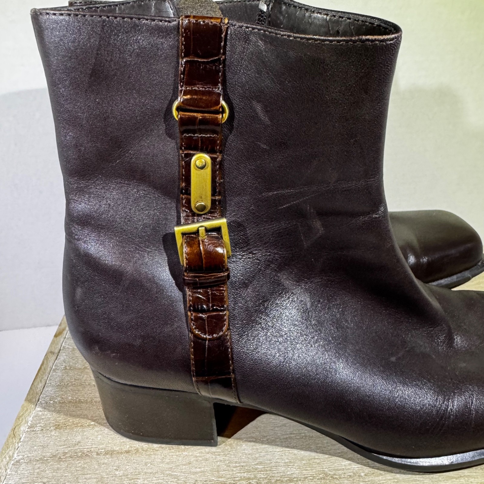 Liz CLAIBORNE Ankle Boots 8M Brown Decorative Buckle Design up the side