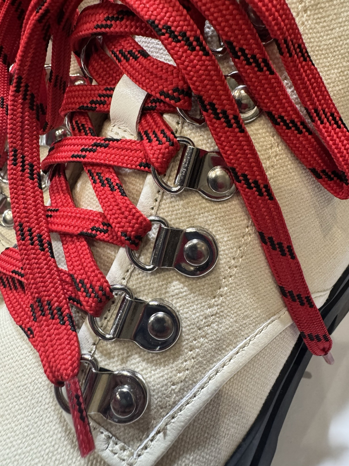 NEW Villa Rouge VR-Harper Boots Cream White Ivory Red Black Lug Soles Size 6.5