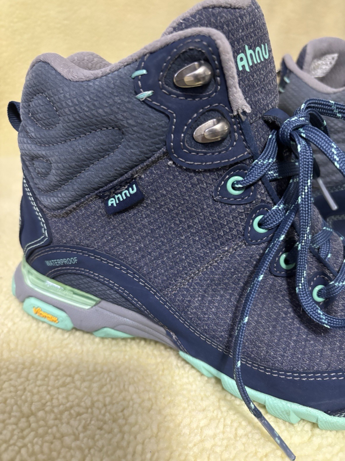 Ahnu By Teva Sugarpine High Waterproof Size 8 Vibram Hiking Boots Blue New