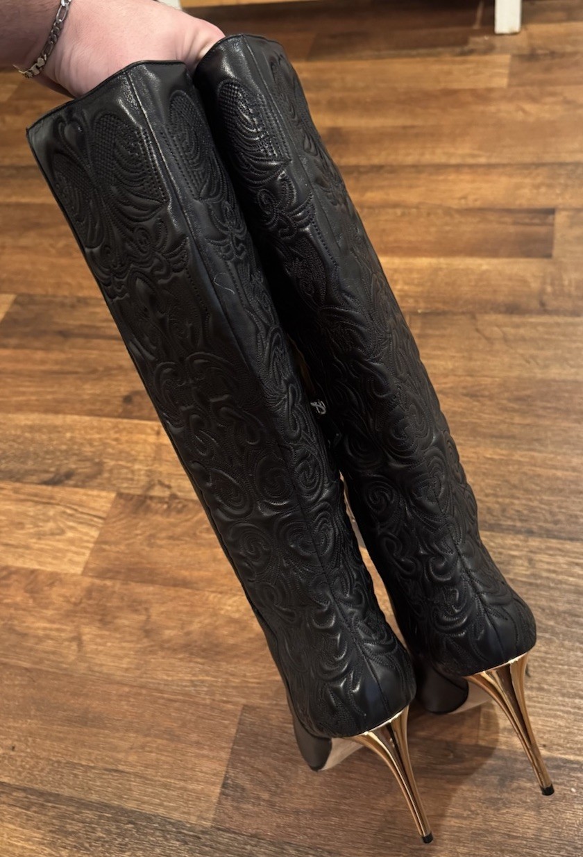 Vintage Y2K BCBGMaxazria Kirk Embroidered Black Leather Boots Size 9.5 Stiletto