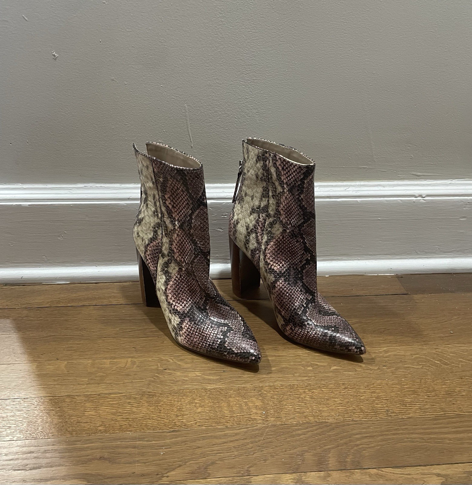 Steve Madden Trista Gray Brown Snakeprint Heels Boots Booties Women Size 8