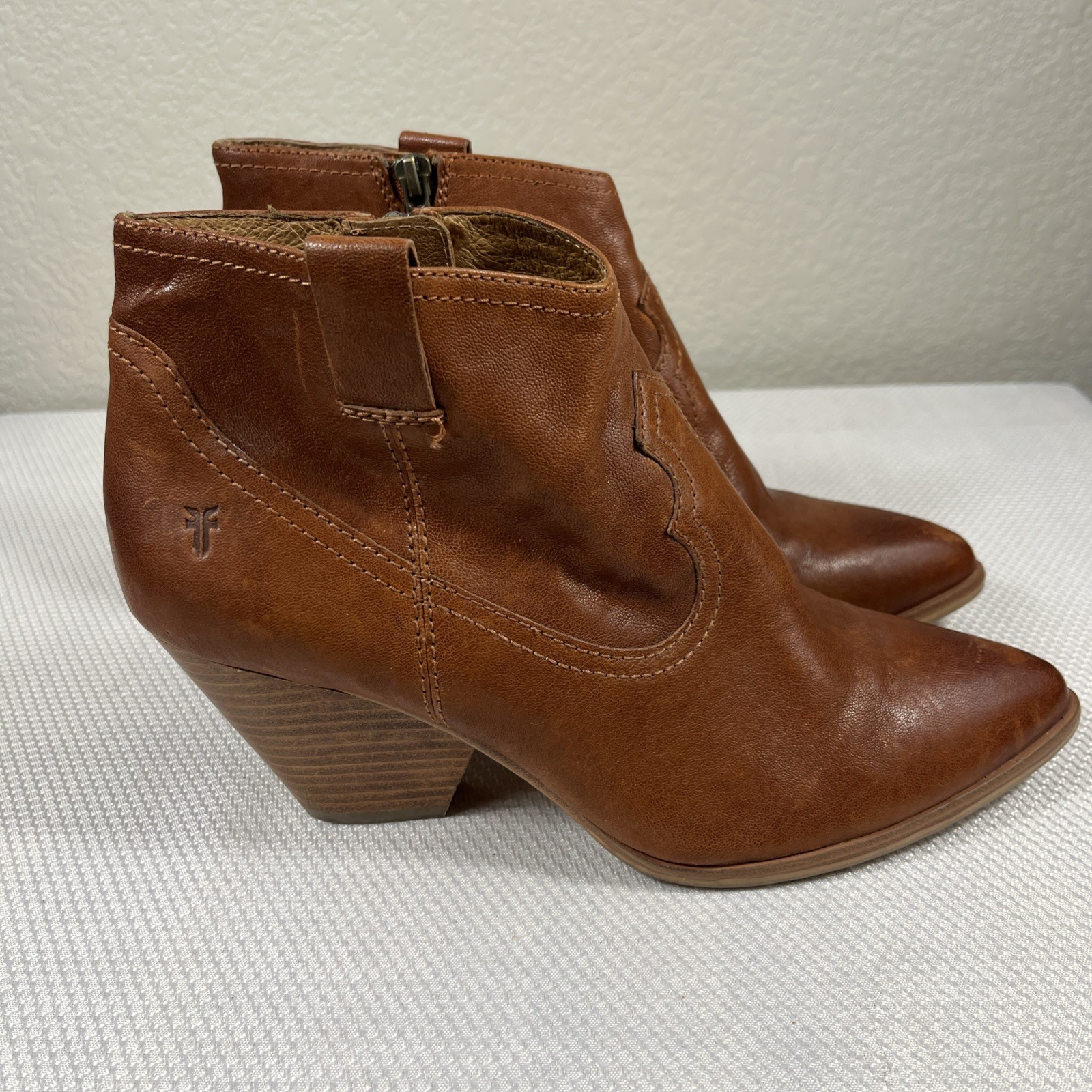 FRYE REINA BOOTIE Women’s Western Leather Dress Boot – Cognac (Brown) US Size8.5