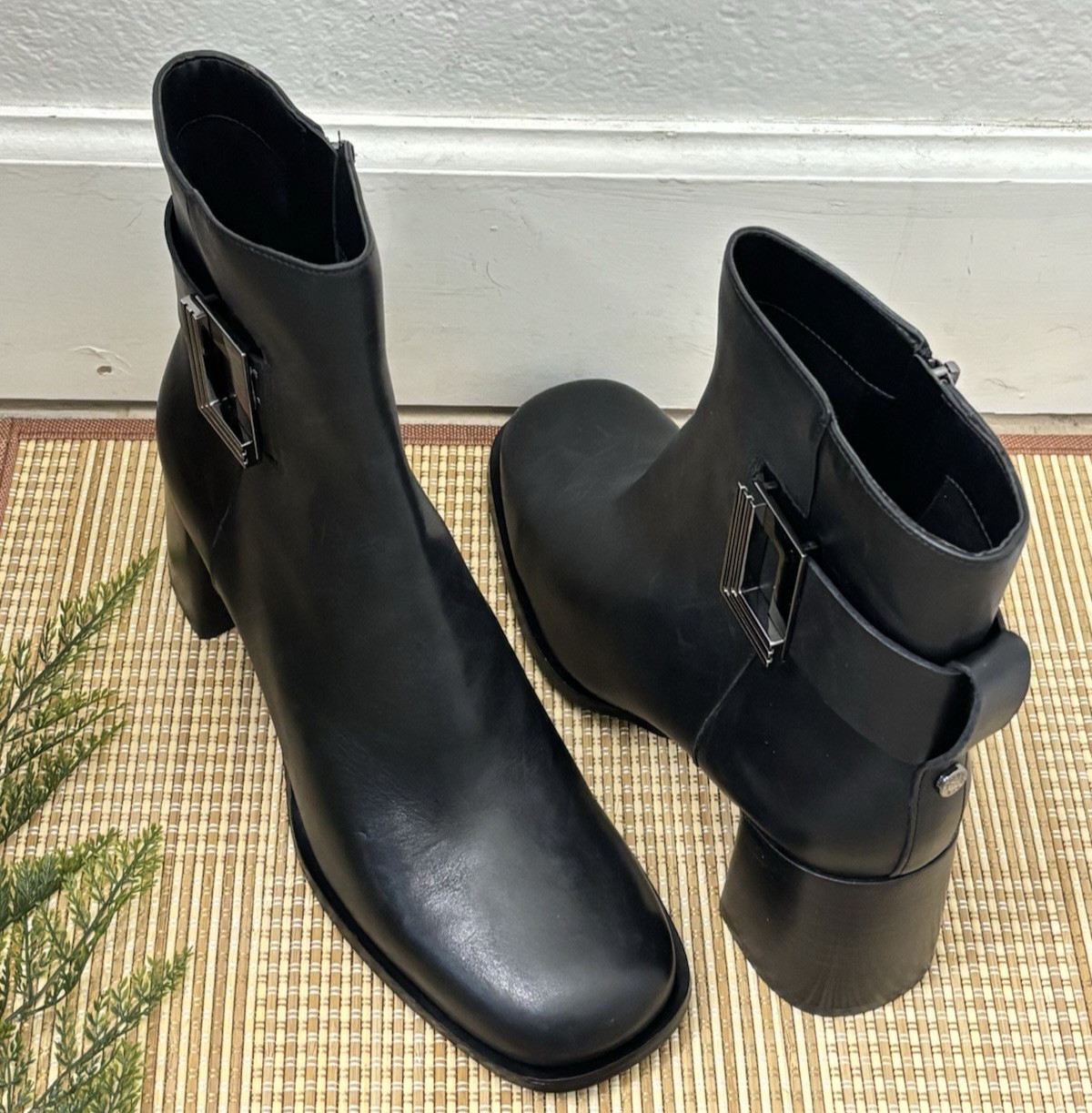 KARL LAGERFELD PARIS POMONA Block Heel Bootie Size:9.5M