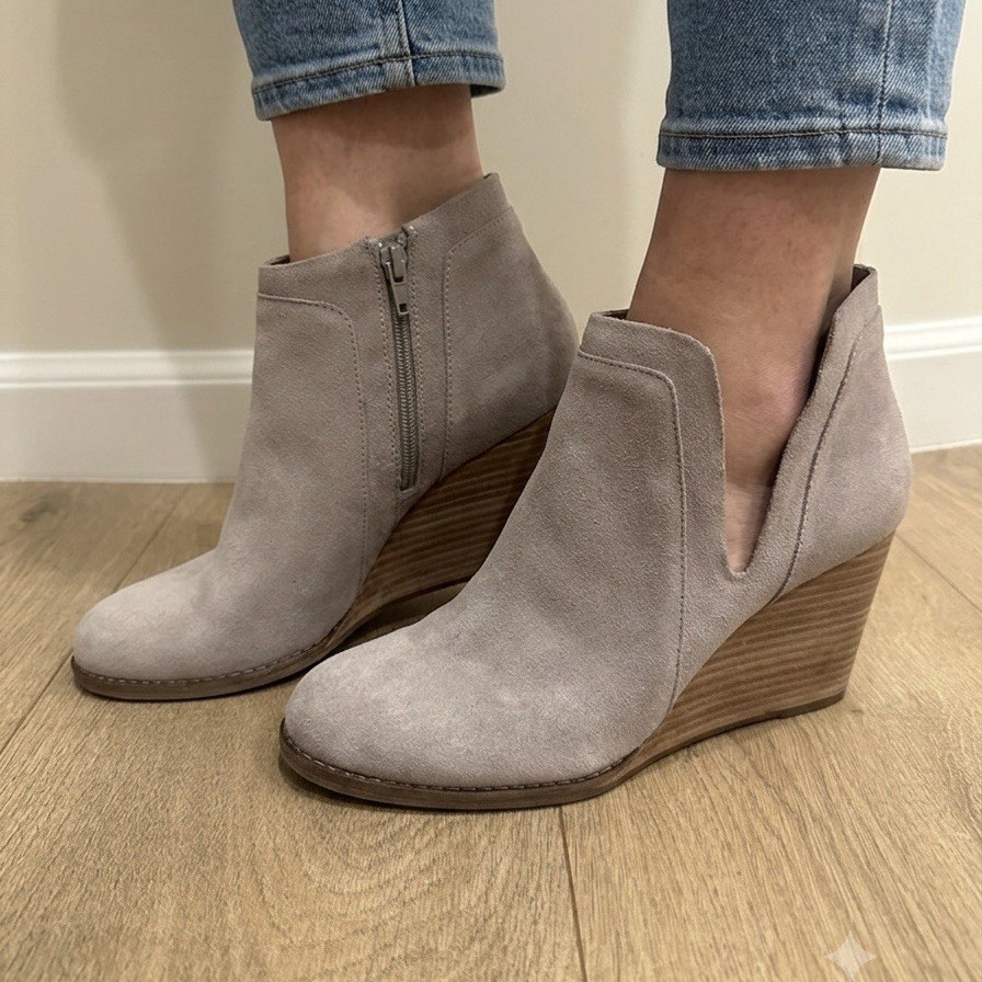Lucky Brand Women’s US 10 Beige Suede Ankle Bootie Wedge Almond Toe Zip