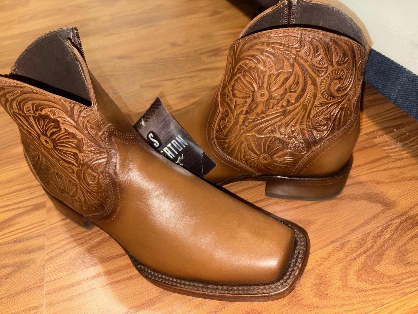 Silverton Western Ankle, Cowboy Boot Men Or Women’s. Women’s Size 9.5.