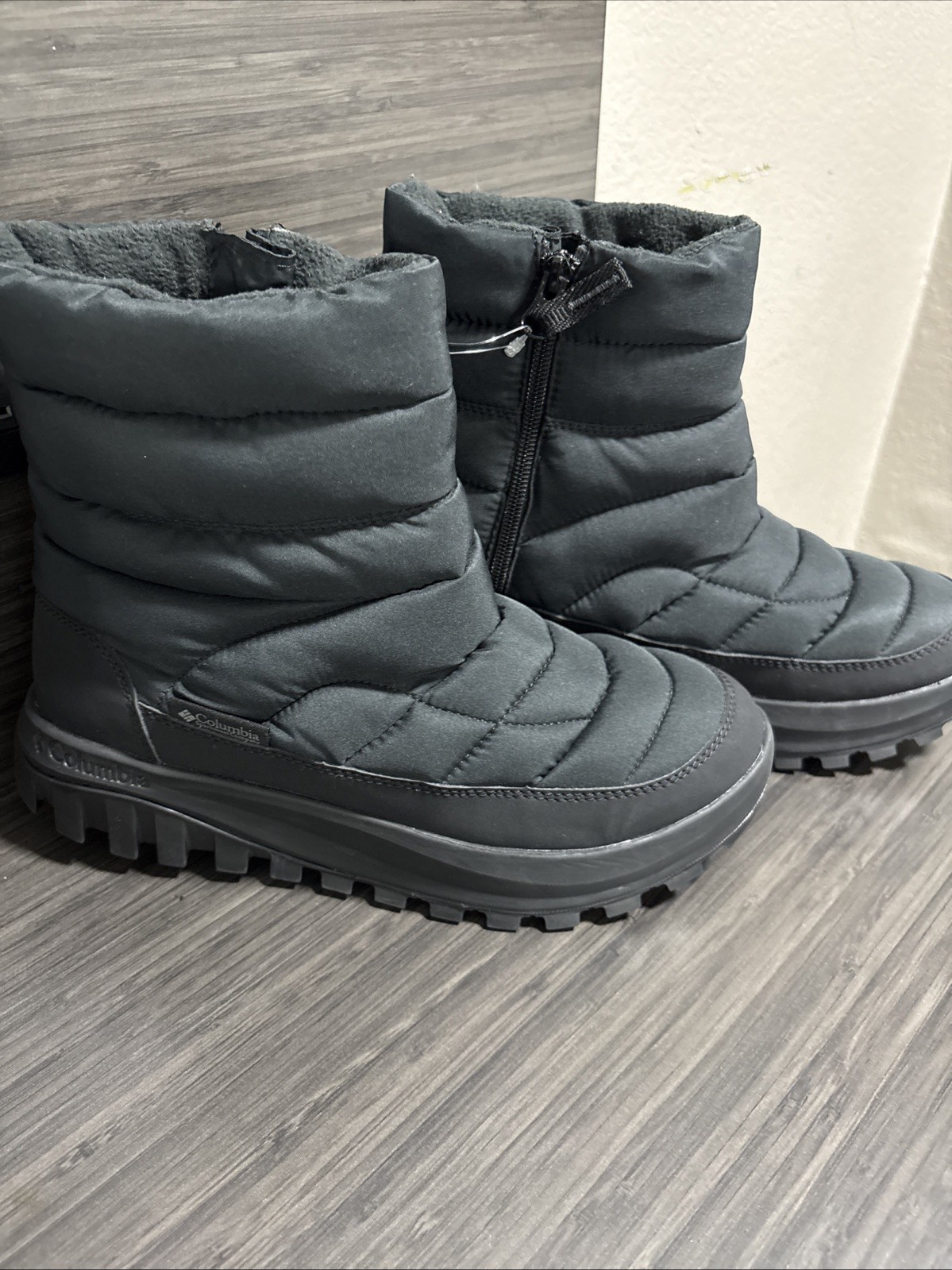 Columbia Snowtrot Mid Snow Boot Women 9 Black Insulated Waterproof BL9165 012