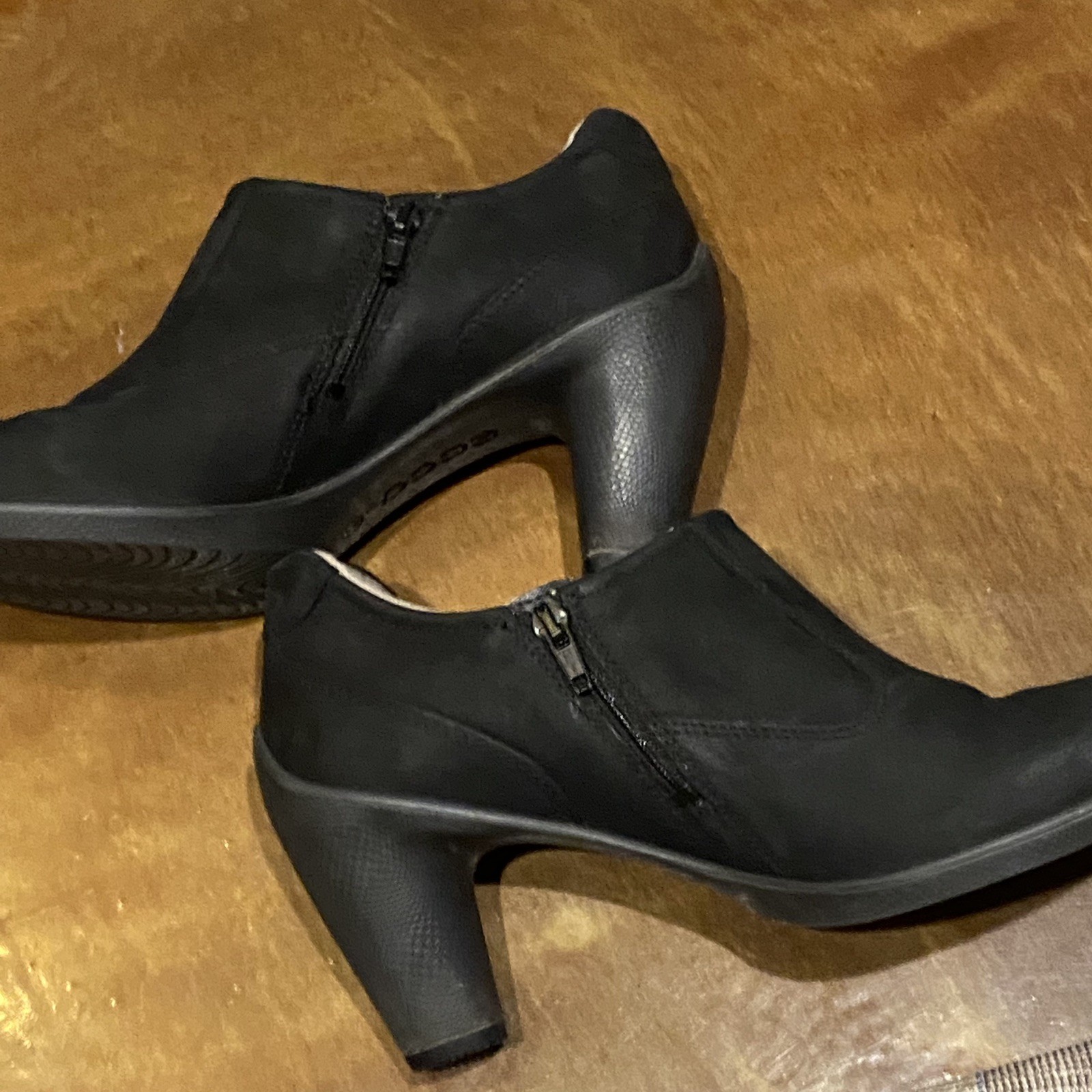 ECCO Sculptured 65 Black Nubuck Low Cut Zip Bootie Heel Women’s 41 US 10-10.5