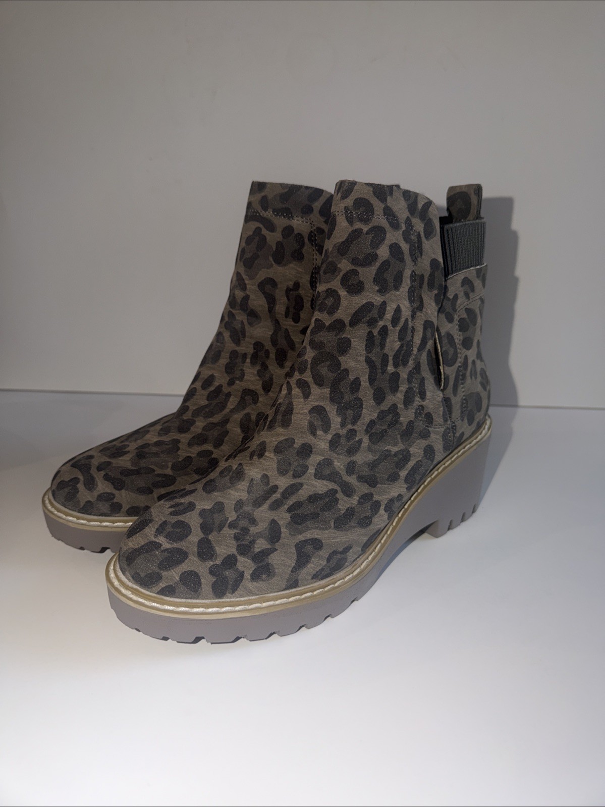 Corky’s Hey Girl Basic Leopard Print Bootie Chunky Ankle Boots Size 7