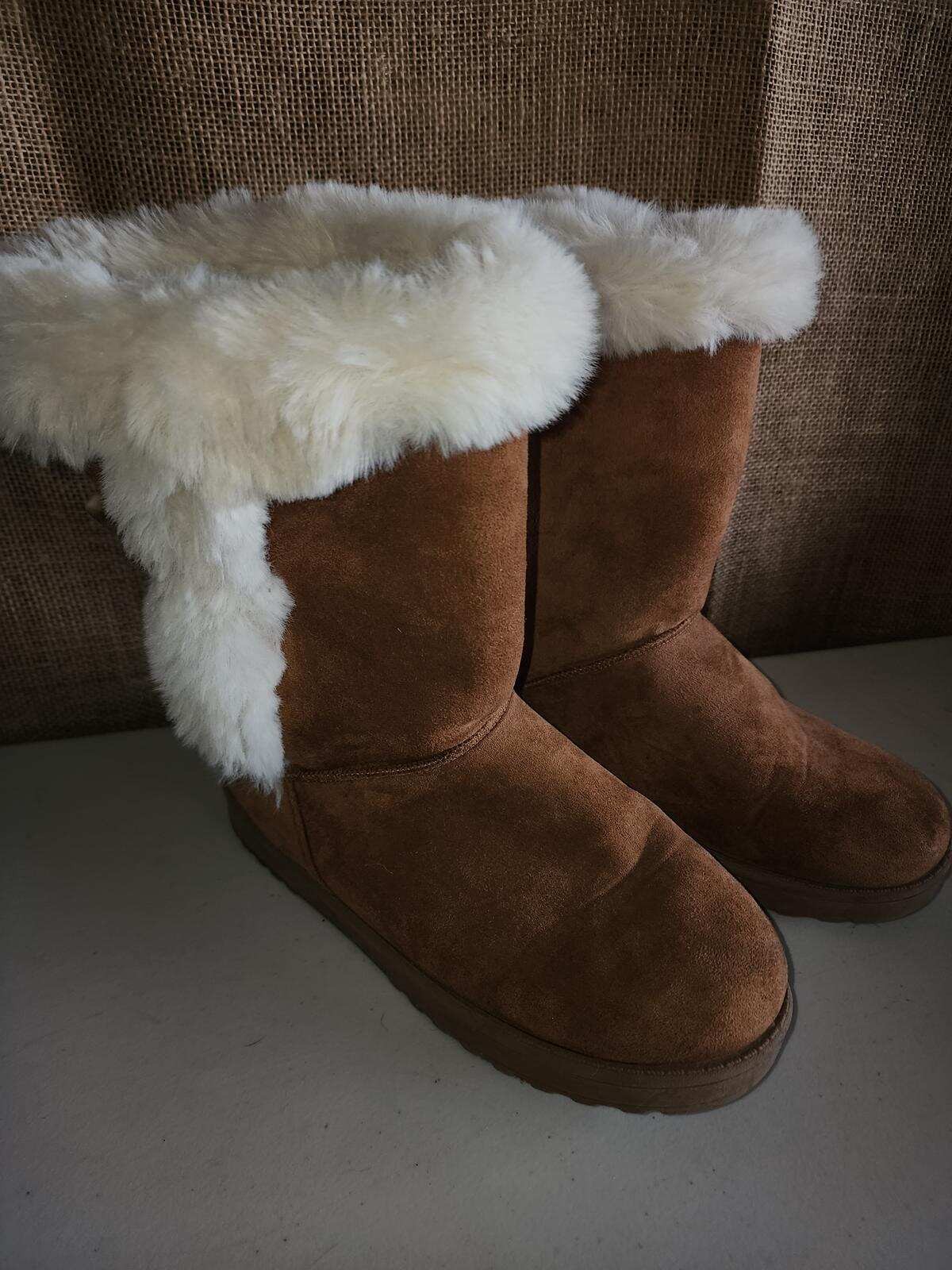 Kohl’s SO Women’s Faux Fur Suede Boots Size 8