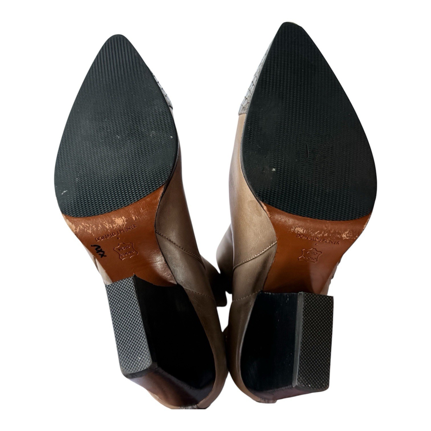 Donald J Pliner Volt Women’s Leather Ankle Bootie Taupe/Gray Pointed Zip 9.5