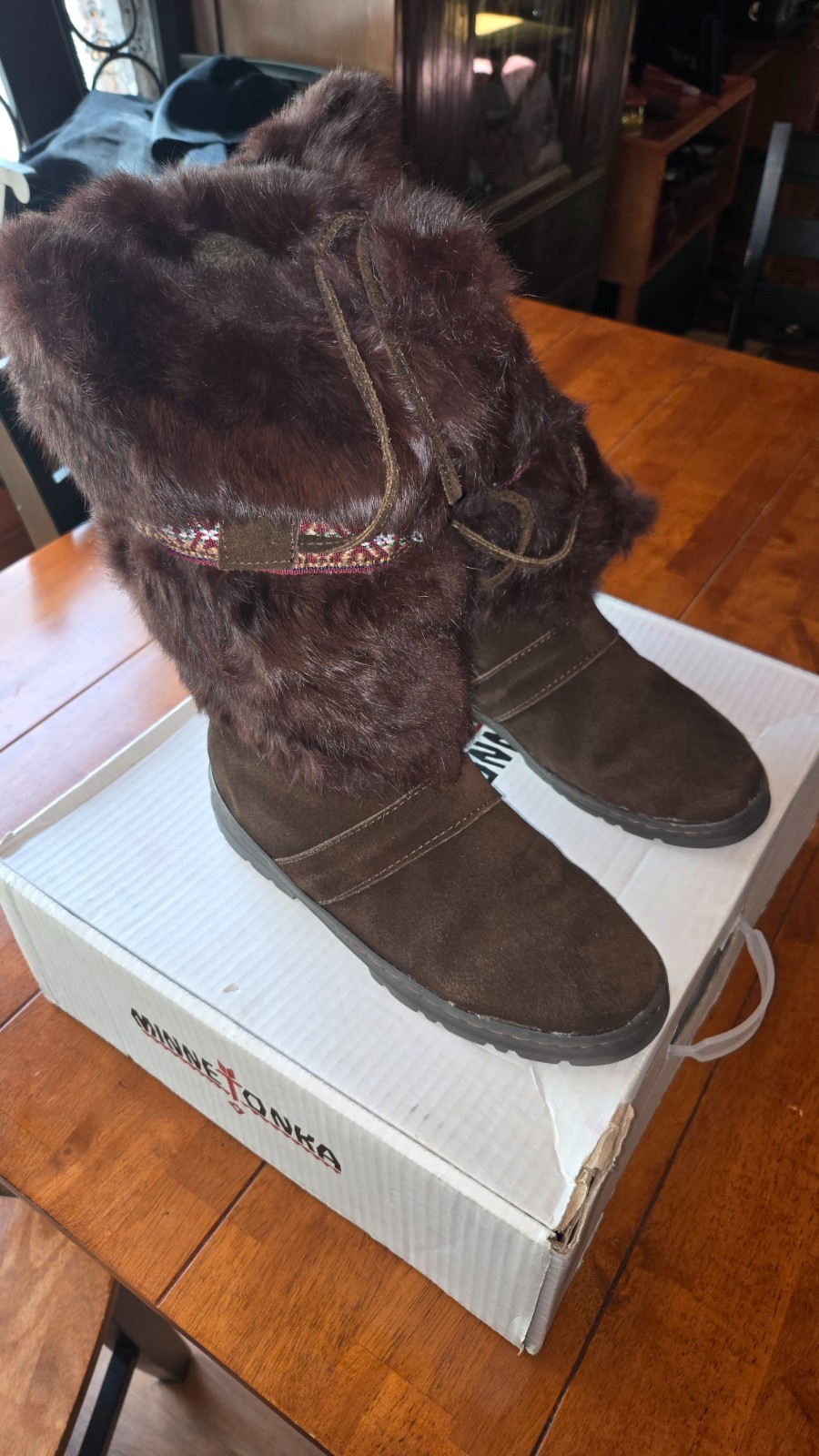 MINNETONKA Suede Leather & Real Rabbit Fur Boots Women’s Size 8 Chocolate