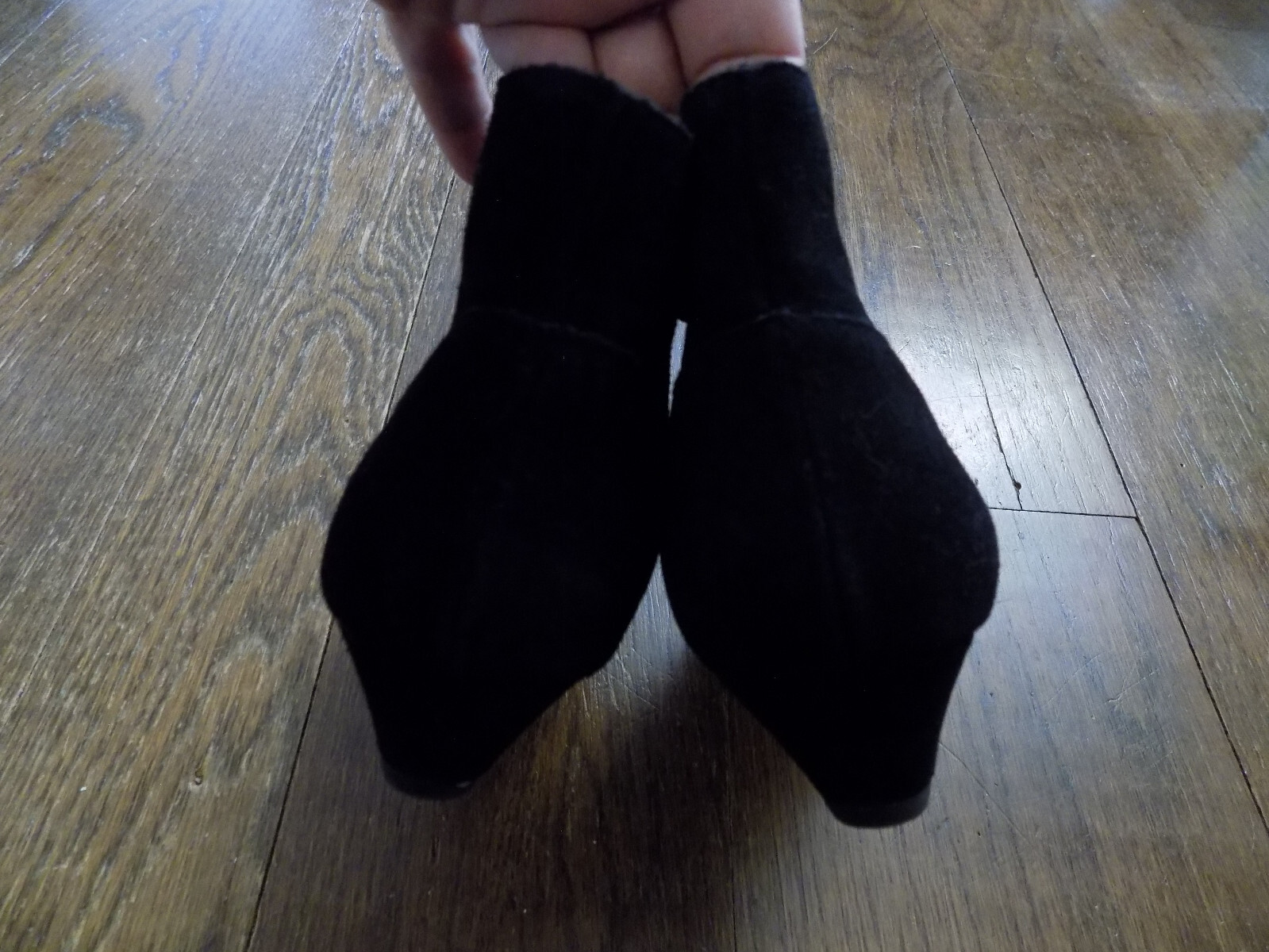 BC Born in California Size 6 Say Cheese Black 1.5″ Heel Wedge Booties Boots EUC