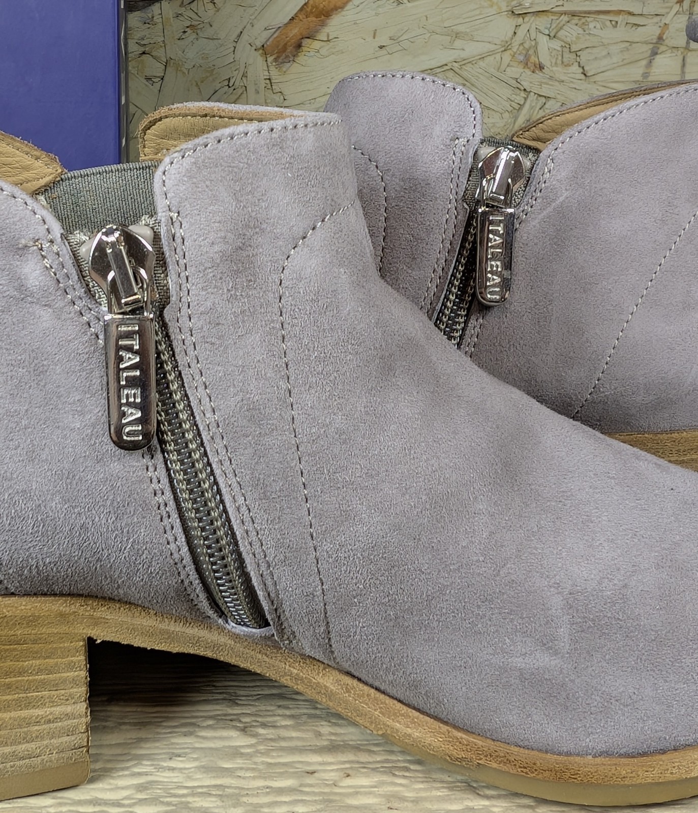 ITALEAU Womens Zarah Polvere Suede Dual Zip Ankle Booties EU 37 US 7