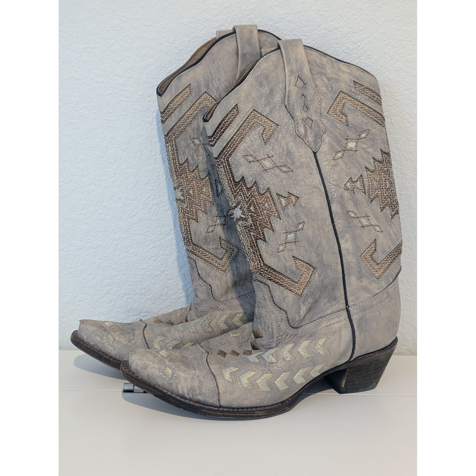 Corral Distressed Grey Leather Geometric Embroidered Snip Toe Western Boots 10