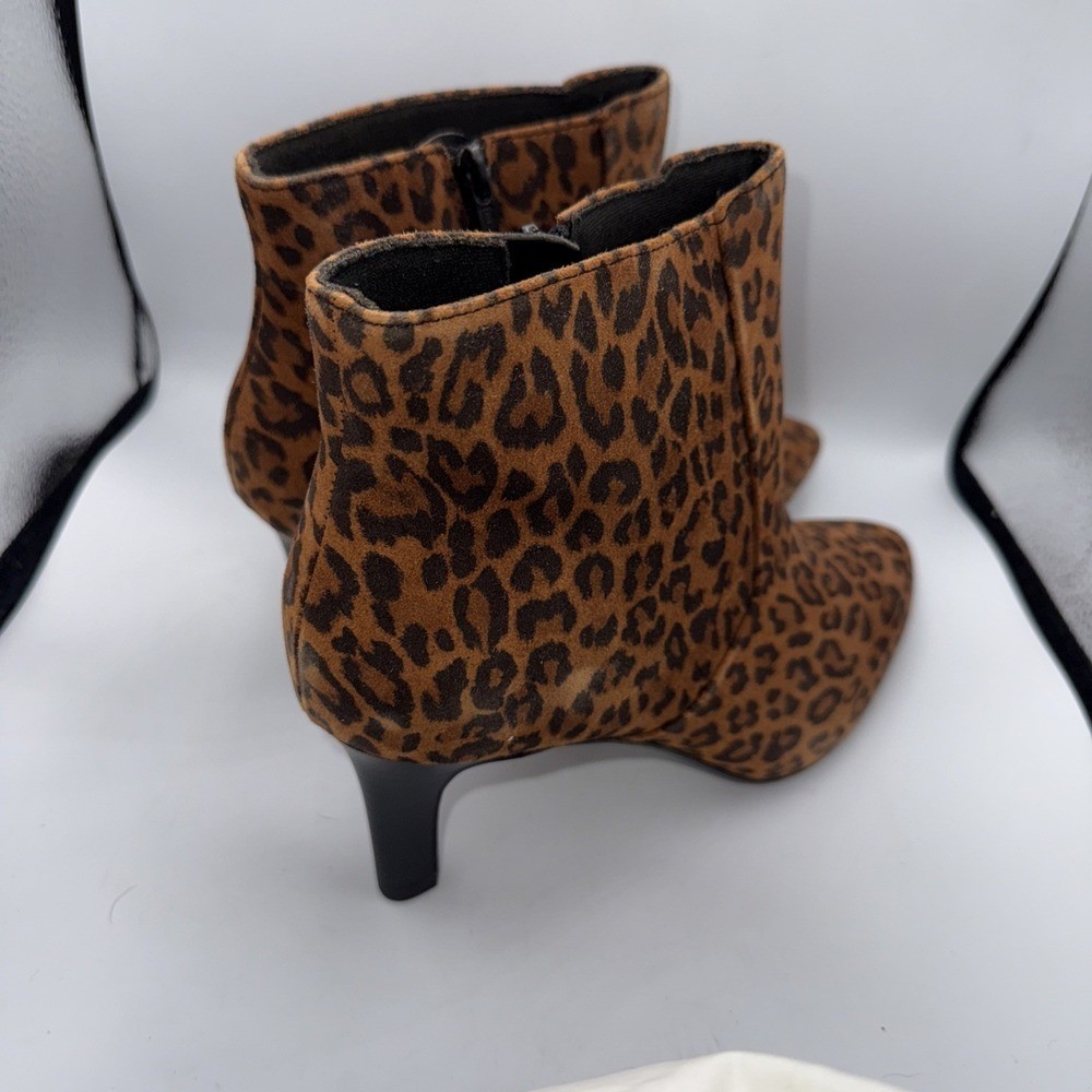 LADIES CLARKS POINTED HEELED ZIP LEOPARD PRINT SUEDE ANKLE BOOTS ILLEANA PETAL
